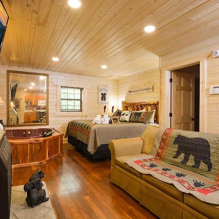 Smoky Mountain Dream Villa Gatlinburg Room photo