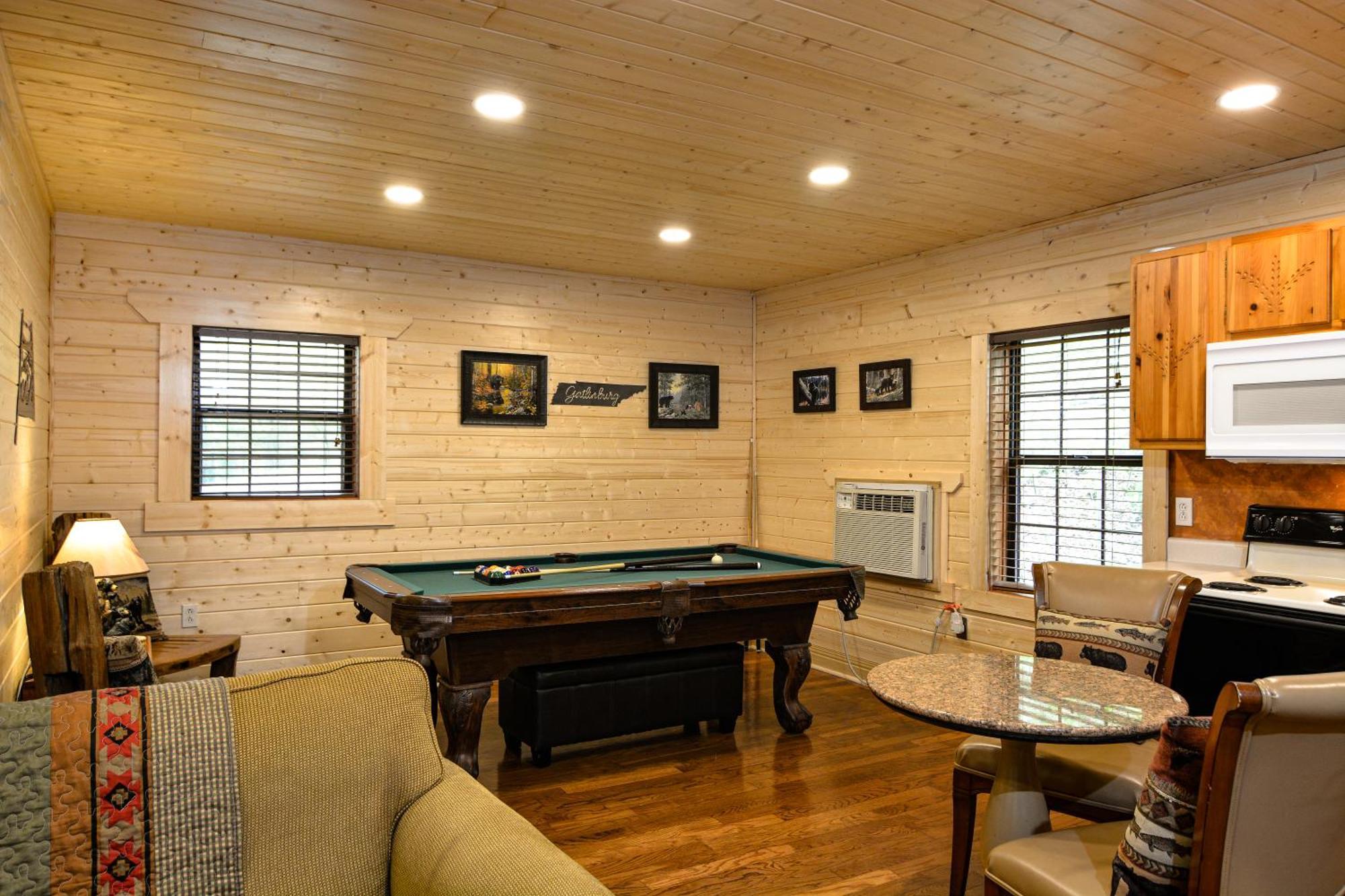 Smoky Mountain Dream Villa Gatlinburg Room photo